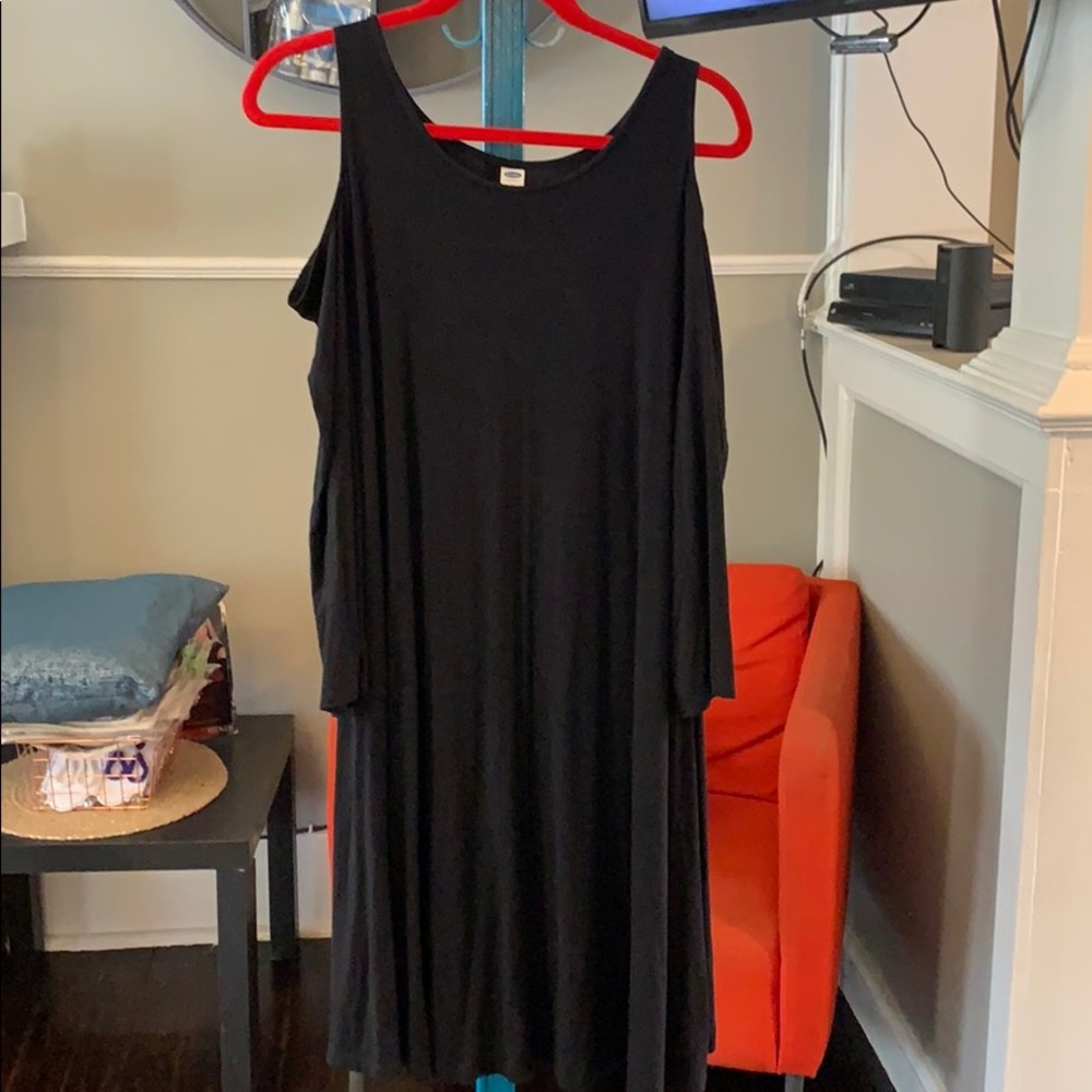 Black cold shoulder maxi dress
